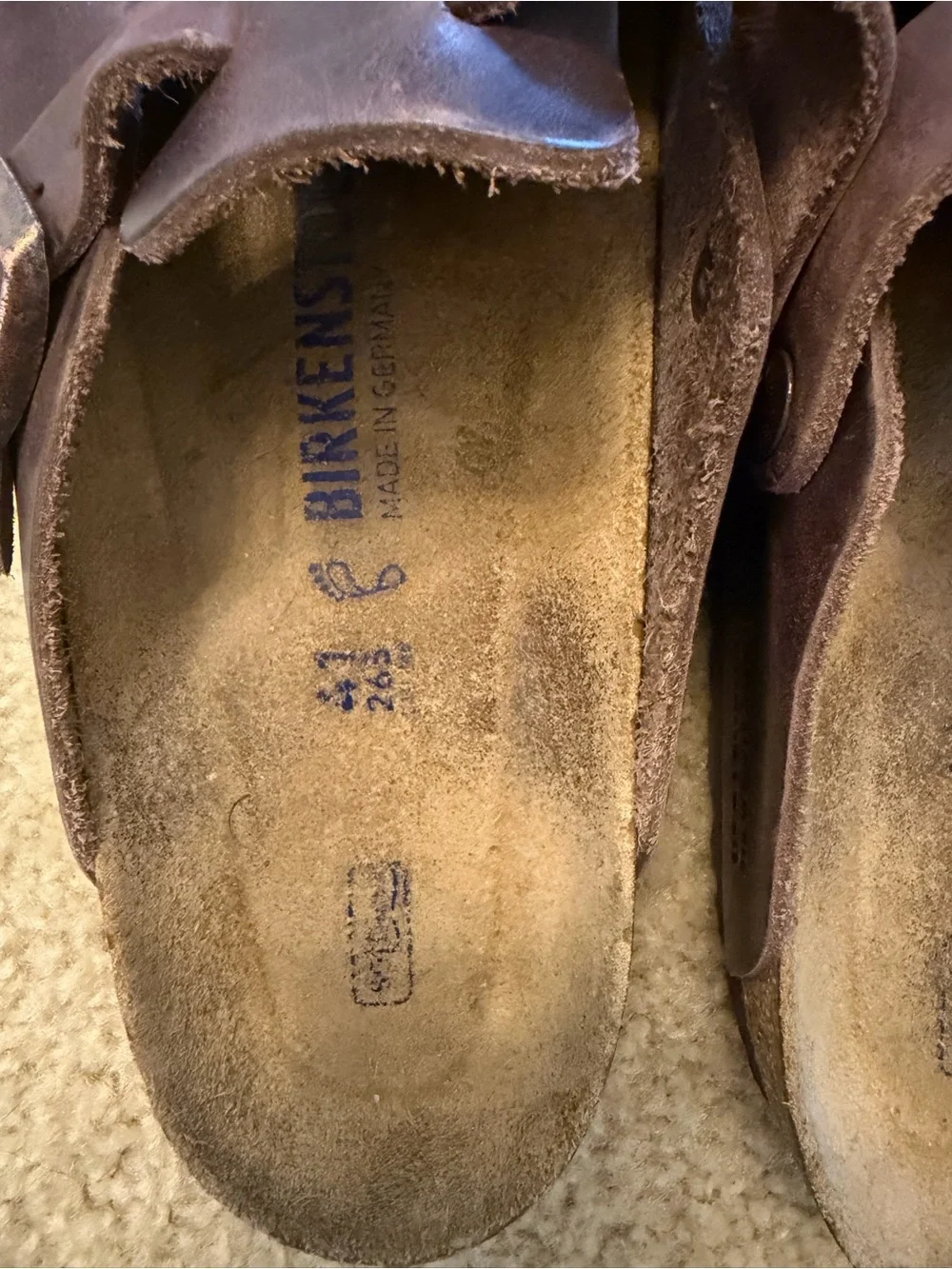 Birkenstock size 41 / Gently Used / Habana Oil Leather Clogs with Buckle